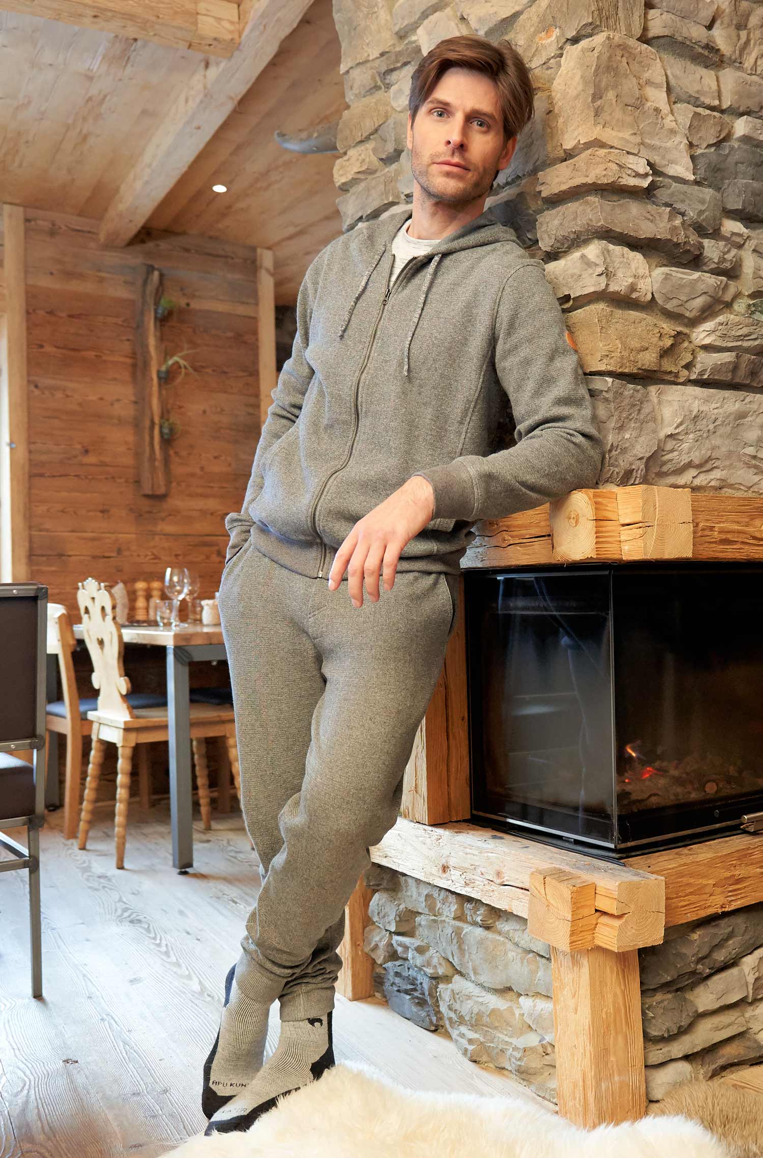 Alpaka Jogginghose aus 10% Royal Alpaka & 90% Pima Bio Baumwolle-anthrazit