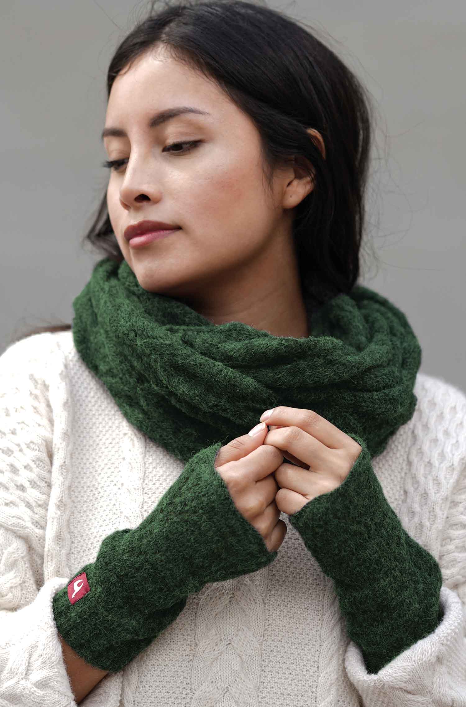 Alpaka Pulswärmer HADIA aus 55% Baby Alpaka & 26% Merino-grün