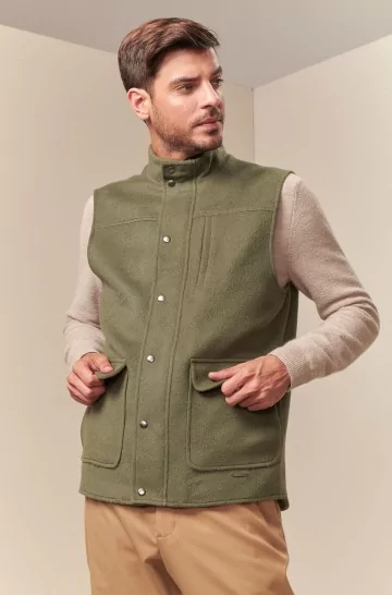 Vest URS with snaps and front zip clousure made of baby alpaca and wool