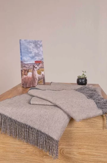 Alpaca shawl VALENZUELA made of 100% baby alpaca
