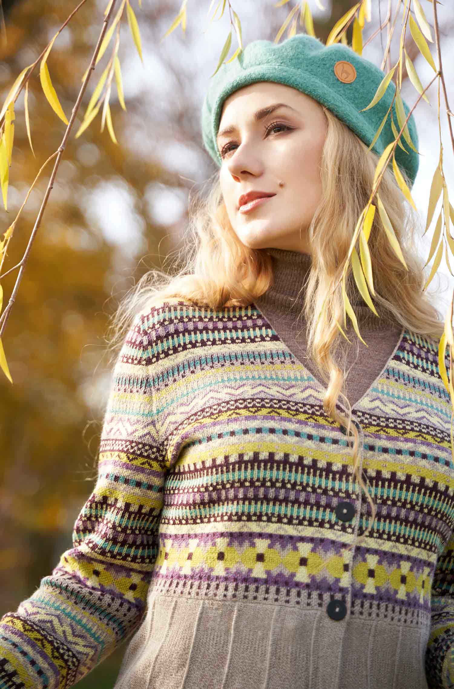 Alpaka Strickjacke DILAYA aus 100% Baby Alpaka-sand